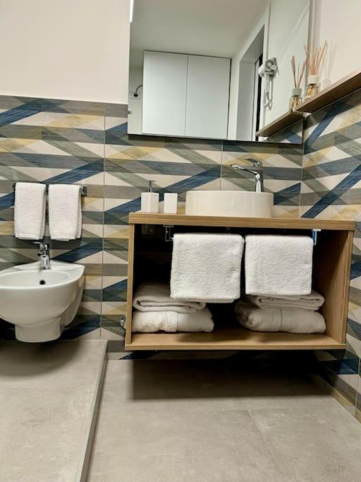 Splendido Bilocale In Via Madonnina, Zona Brera Lägenhet Milano Exteriör bild
